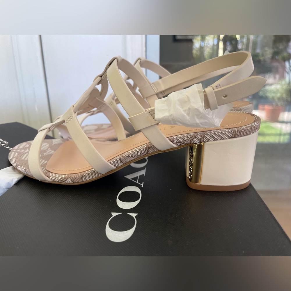 Beautiful leather Coach Block Heel Sandals - Picture 2 of 7